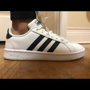Adidas Sneakers